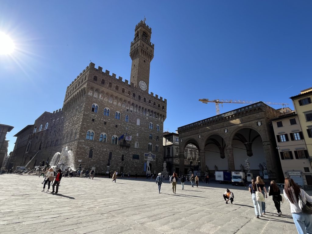 Palazzo Vecchio affacciato su Piazza della Signoria